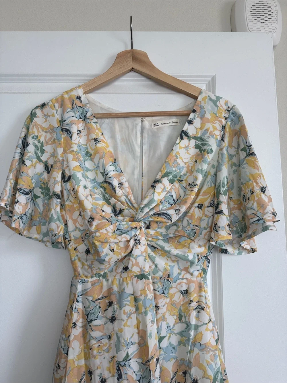 Selfie Leslie dress - Picture 3 of 3